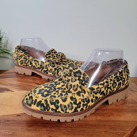 Lucky Brand Tamio Leopard Print Suede Flat Loafer in Inca Gold Size 7.5 - Picture 12 of 16